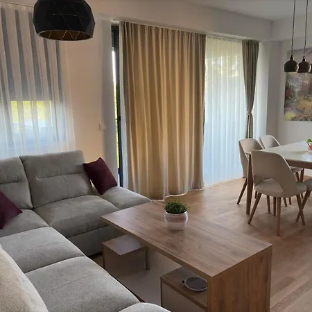 Apartamento Urban Nest - Free Parking Escópia