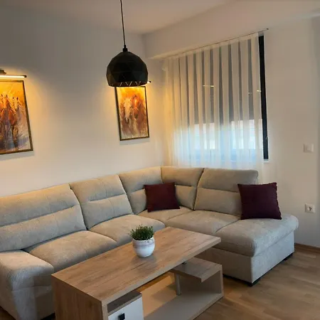 Urban Nest - Free Parking Apartamento Escópia